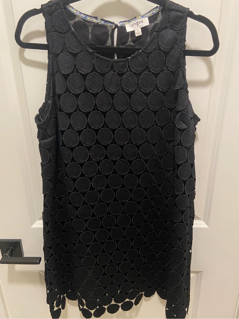 Umgee Black Sleeveless Circle Applique Shift Dress